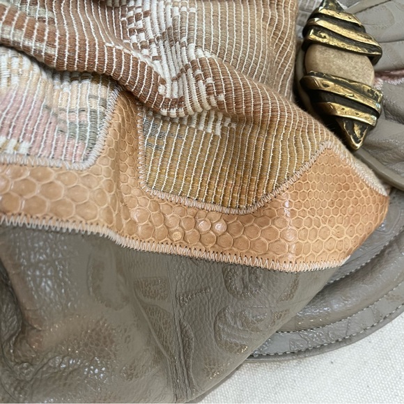 Beautiful leather,snakeskin,tapestry,& patchwork combo shoulder/crossbody/clutch - Picture 7 of 8